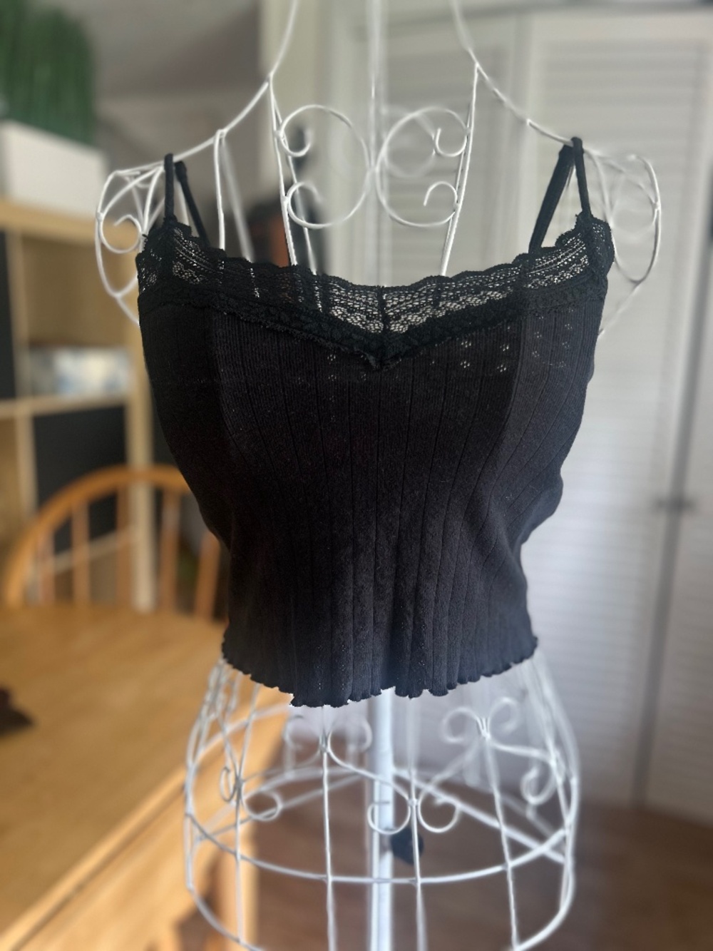 American Eagle ribbed lace trim cropped cami